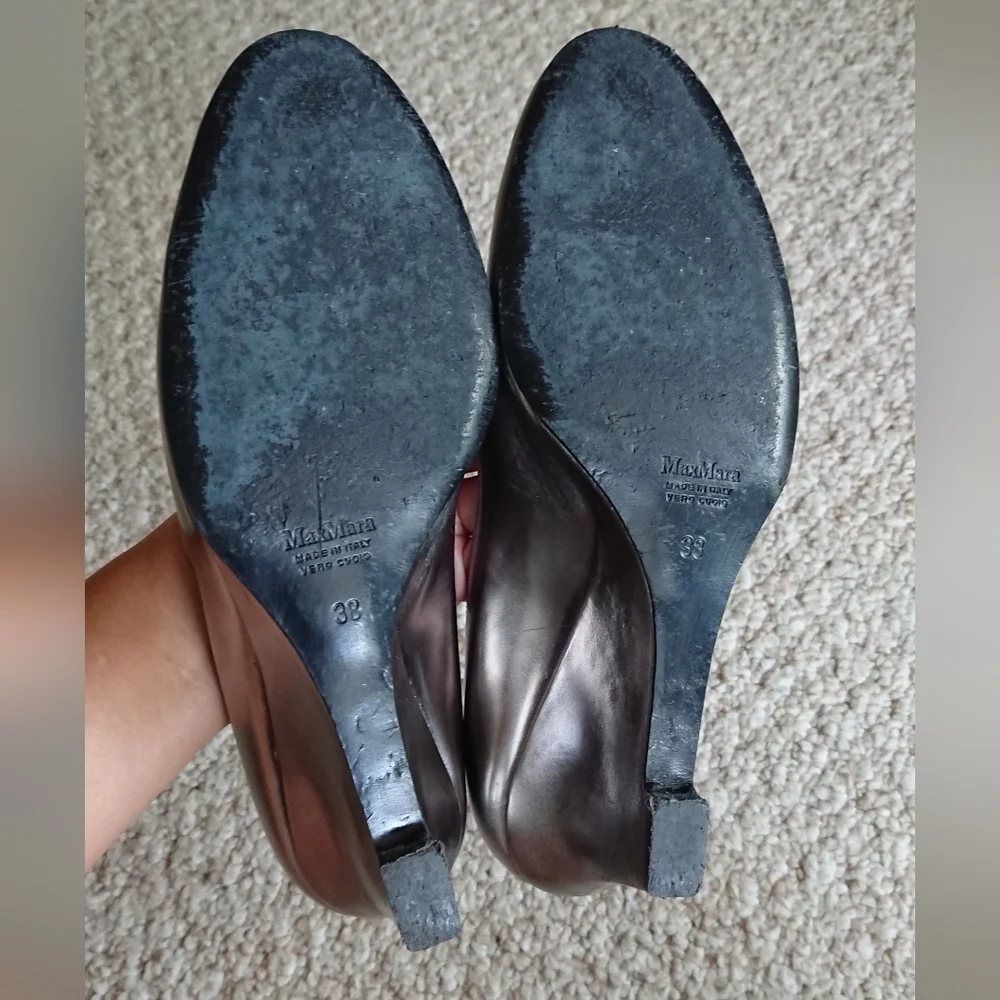 MaxMara Silver tone wedge Pumps size 7.5